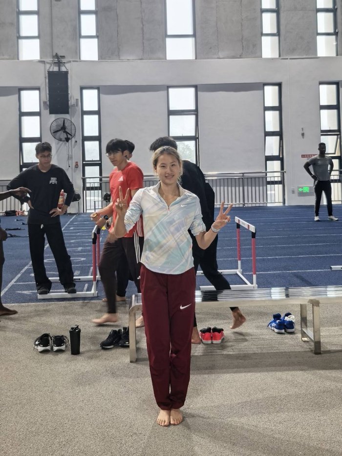42秒62！近七年中国女子4×100米最快接力，刘国怡递出第二棒的答案丨封面头条|田径|黄祥|教练|田联|训练_新浪新闻